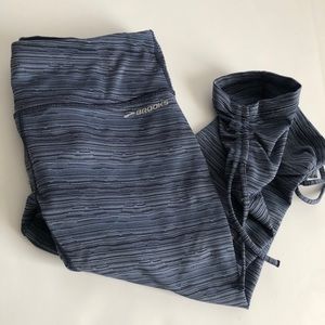 Brooks active wear capris size Medium